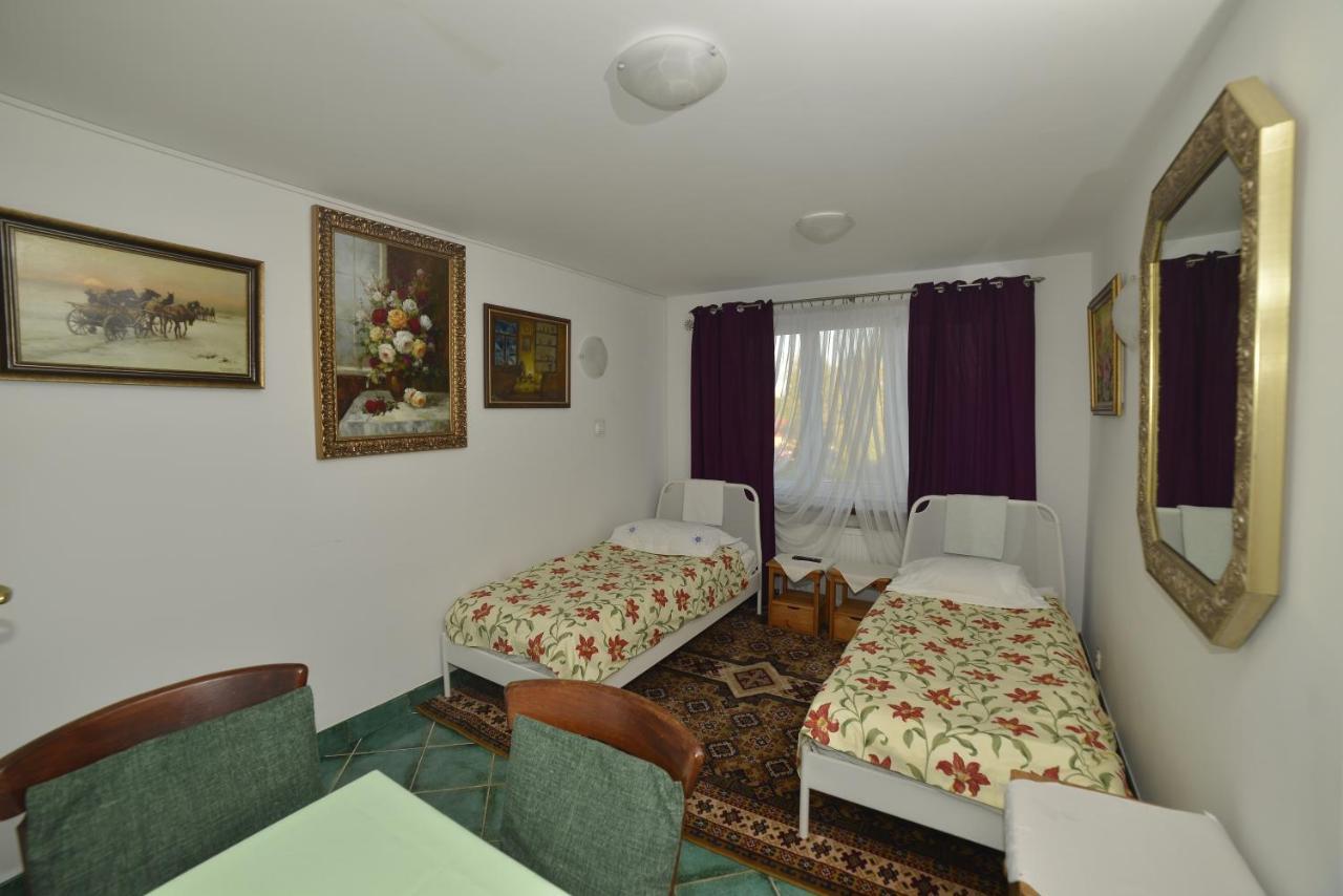 Piaseczno Willa Staropolska Exteriér fotografie