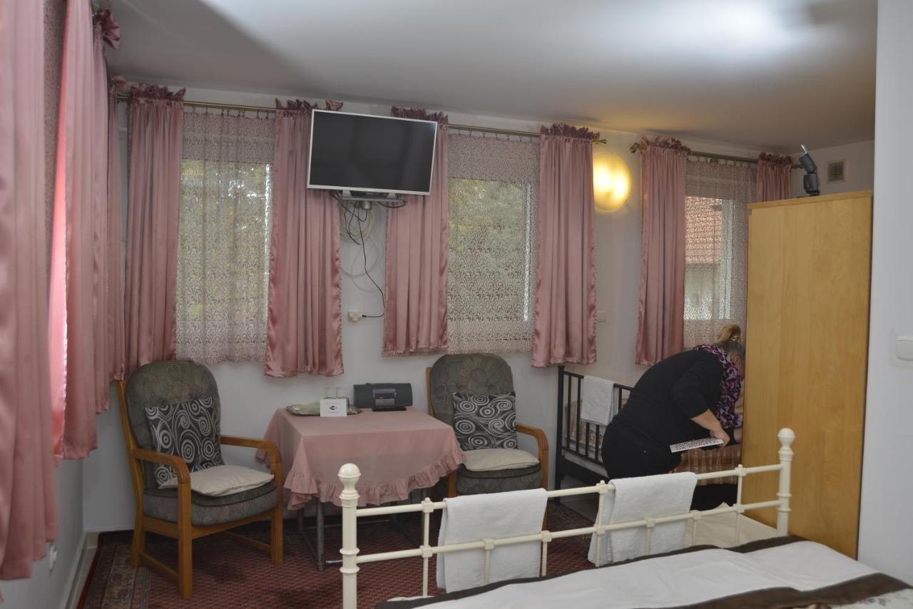 Piaseczno Willa Staropolska Exteriér fotografie